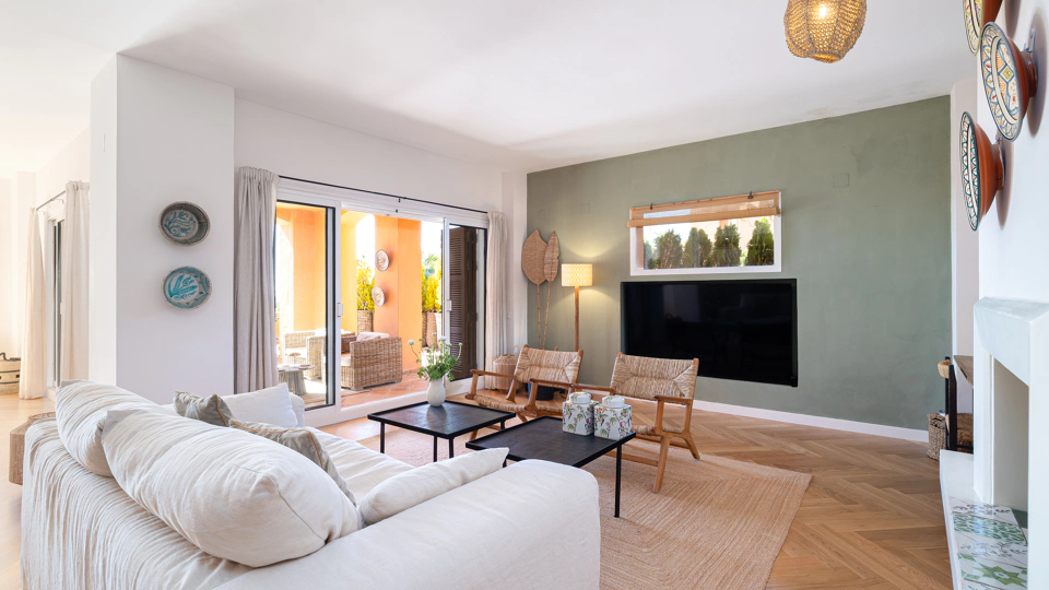 Ground Floor Apartment for sale in La Cerquilla, Nueva Andalucia