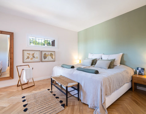 ELEGANT 3-BEDROOM GROUND-FLOOR APARTMENT IN NUEVA ANDALUCÍA