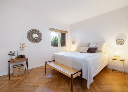ELEGANT 3-BEDROOM GROUND-FLOOR APARTMENT IN NUEVA ANDALUCÍA