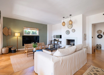 ELEGANT 3-BEDROOM GROUND-FLOOR APARTMENT IN NUEVA ANDALUCÍA