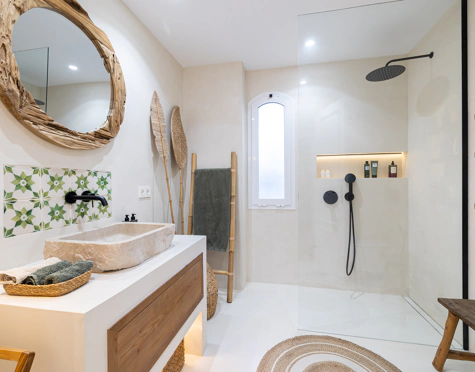 ELEGANT 3-BEDROOM GROUND-FLOOR APARTMENT IN NUEVA ANDALUCÍA