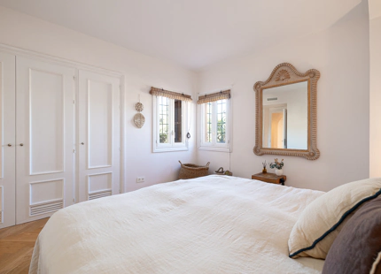 ELEGANT 3-BEDROOM GROUND-FLOOR APARTMENT IN NUEVA ANDALUCÍA