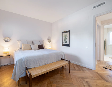ELEGANT 3-BEDROOM GROUND-FLOOR APARTMENT IN NUEVA ANDALUCÍA