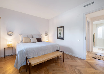 ELEGANT 3-BEDROOM GROUND-FLOOR APARTMENT IN NUEVA ANDALUCÍA