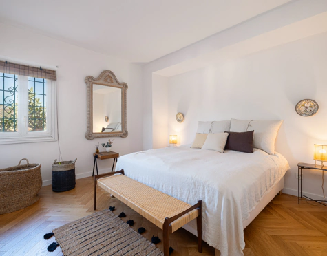 ELEGANT 3-BEDROOM GROUND-FLOOR APARTMENT IN NUEVA ANDALUCÍA