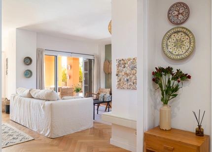 ELEGANT 3-BEDROOM GROUND-FLOOR APARTMENT IN NUEVA ANDALUCÍA