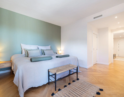 ELEGANT 3-BEDROOM GROUND-FLOOR APARTMENT IN NUEVA ANDALUCÍA