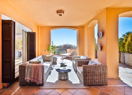 ELEGANT 3-BEDROOM GROUND-FLOOR APARTMENT IN NUEVA ANDALUCÍA