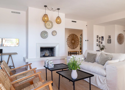 ELEGANT 3-BEDROOM GROUND-FLOOR APARTMENT IN NUEVA ANDALUCÍA