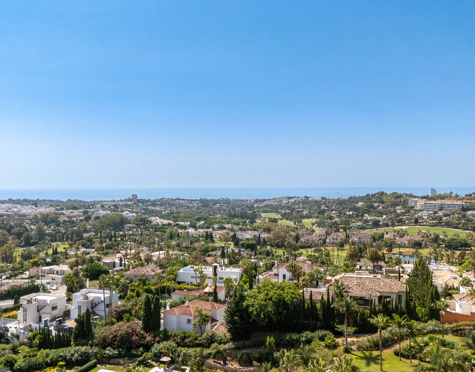 ELEGANT 3-BEDROOM GROUND-FLOOR APARTMENT IN NUEVA ANDALUCÍA