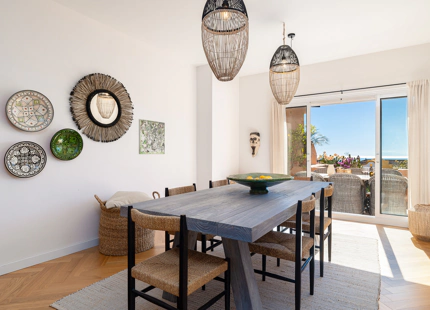 ELEGANT 3-BEDROOM GROUND-FLOOR APARTMENT IN NUEVA ANDALUCÍA