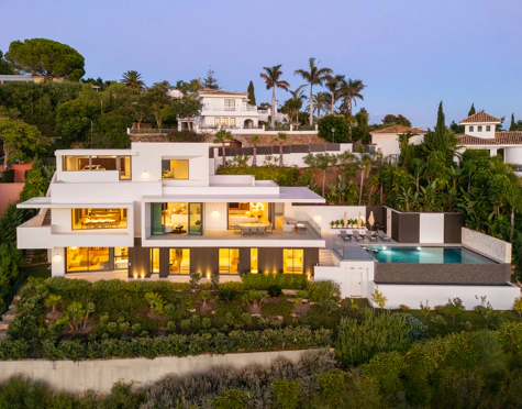EXCEPTIONAL LUXURY VILLA WITH OUTSTANDING FEATURES IN MARBELLA EAST