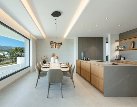 EXCEPTIONAL LUXURY VILLA WITH OUTSTANDING FEATURES IN MARBELLA EAST