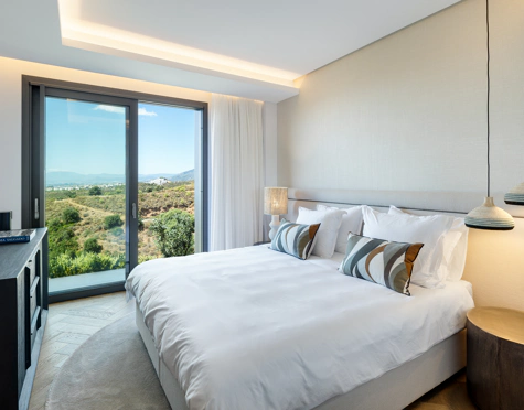EXCEPTIONAL LUXURY VILLA WITH OUTSTANDING FEATURES IN MARBELLA EAST