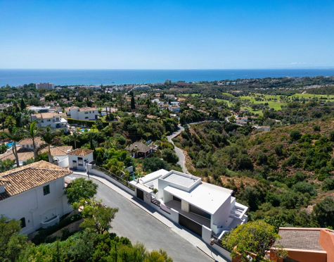 EXCEPTIONAL LUXURY VILLA WITH OUTSTANDING FEATURES IN MARBELLA EAST