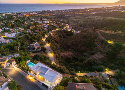 EXCEPTIONAL LUXURY VILLA WITH OUTSTANDING FEATURES IN MARBELLA EAST