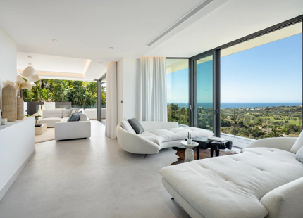 EXCEPTIONAL LUXURY VILLA WITH OUTSTANDING FEATURES IN MARBELLA EAST