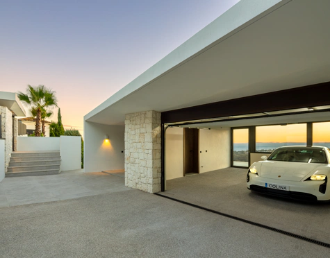 EXCEPTIONAL LUXURY VILLA WITH OUTSTANDING FEATURES IN MARBELLA EAST