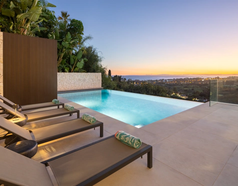 EXCEPTIONAL LUXURY VILLA WITH OUTSTANDING FEATURES IN MARBELLA EAST