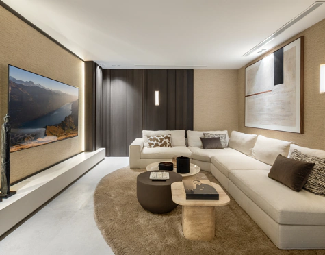 EXCEPTIONAL LUXURY VILLA WITH OUTSTANDING FEATURES IN MARBELLA EAST