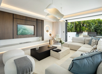 EXCEPTIONAL LUXURY VILLA WITH OUTSTANDING FEATURES IN MARBELLA EAST