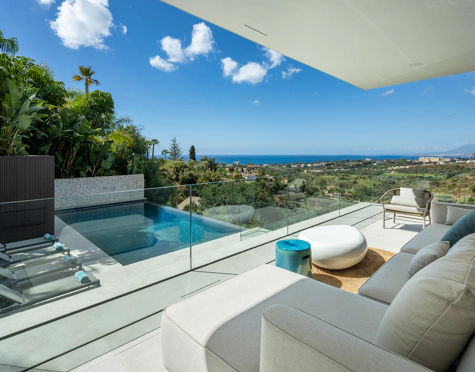 EXCEPTIONAL LUXURY VILLA WITH OUTSTANDING FEATURES IN MARBELLA EAST