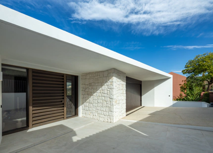 EXCEPTIONAL LUXURY VILLA WITH OUTSTANDING FEATURES IN MARBELLA EAST