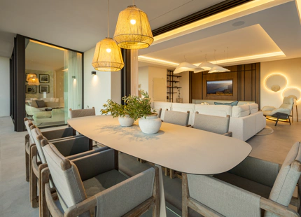 EXCEPTIONAL LUXURY VILLA WITH OUTSTANDING FEATURES IN MARBELLA EAST