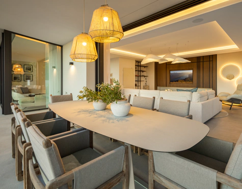 EXCEPTIONAL LUXURY VILLA WITH OUTSTANDING FEATURES IN MARBELLA EAST