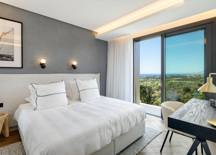 EXCEPTIONAL LUXURY VILLA WITH OUTSTANDING FEATURES IN MARBELLA EAST