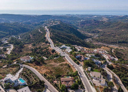 SOUTH-FACING 3.127 M² PLOT WITH PANORAMIC VIEWS IN BENAHAVÍS