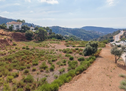 SOUTH-FACING 3.127 M² PLOT WITH PANORAMIC VIEWS IN BENAHAVÍS