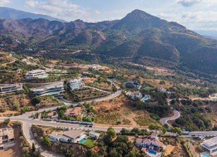 SOUTH-FACING 3.127 M² PLOT WITH PANORAMIC VIEWS IN BENAHAVÍS