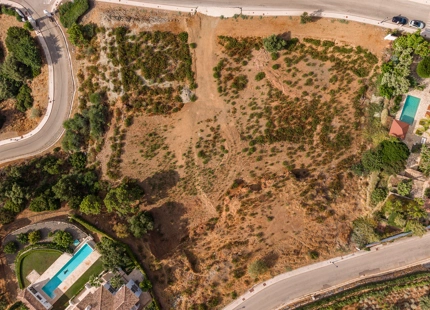 SOUTH-FACING 3.127 M² PLOT WITH PANORAMIC VIEWS IN BENAHAVÍS