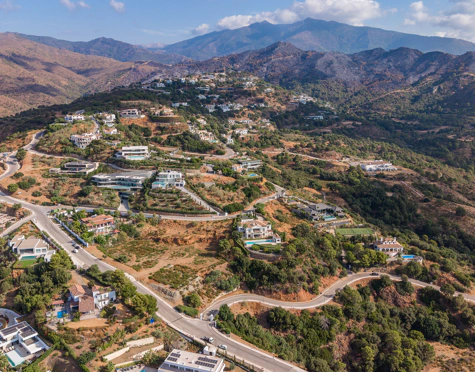 SOUTH-FACING 3.127 M² PLOT WITH PANORAMIC VIEWS IN BENAHAVÍS