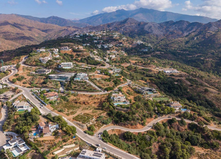 SOUTH-FACING 3.127 M² PLOT WITH PANORAMIC VIEWS IN BENAHAVÍS