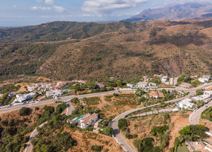 SOUTH-FACING 3.127 M² PLOT WITH PANORAMIC VIEWS IN BENAHAVÍS