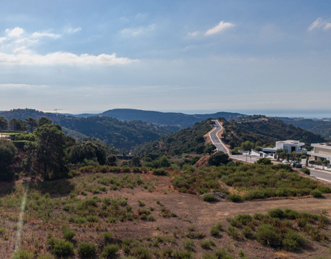 SOUTH-FACING 3.127 M² PLOT WITH PANORAMIC VIEWS IN BENAHAVÍS