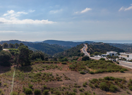 SOUTH-FACING 3.127 M² PLOT WITH PANORAMIC VIEWS IN BENAHAVÍS