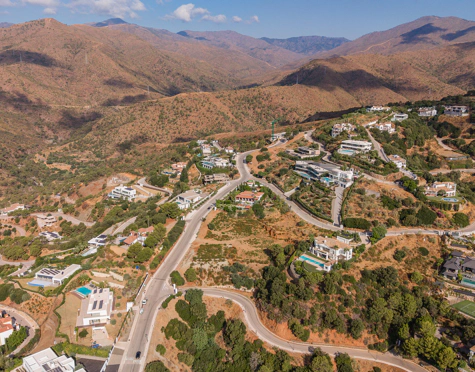 SOUTH-FACING 3.127 M² PLOT WITH PANORAMIC VIEWS IN BENAHAVÍS