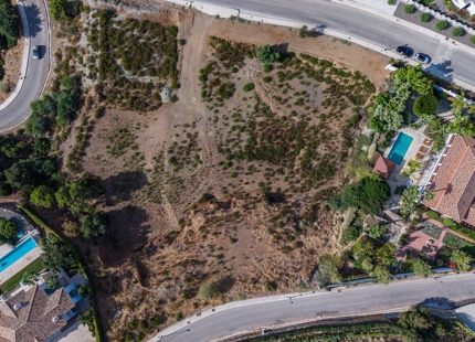 SOUTH-FACING 3.127 M² PLOT WITH PANORAMIC VIEWS IN BENAHAVÍS
