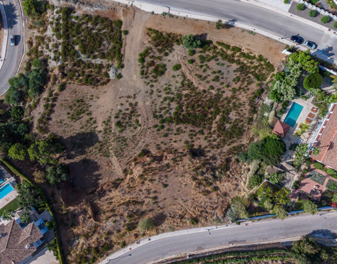 SOUTH-FACING 3.127 M² PLOT WITH PANORAMIC VIEWS IN BENAHAVÍS