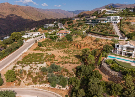 SOUTH-FACING 3.127 M² PLOT WITH PANORAMIC VIEWS IN BENAHAVÍS