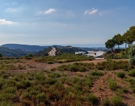 SOUTH-FACING 3.127 M² PLOT WITH PANORAMIC VIEWS IN BENAHAVÍS