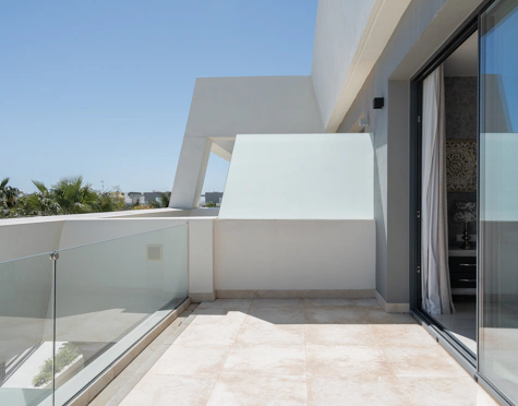 EXCEPTIONAL 4-BEDROOM TOWNHOUSE WITH PANORAMIC SEA VIEWS IN MIJAS COSTA