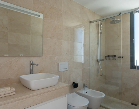 EXCEPTIONAL 4-BEDROOM TOWNHOUSE WITH PANORAMIC SEA VIEWS IN MIJAS COSTA