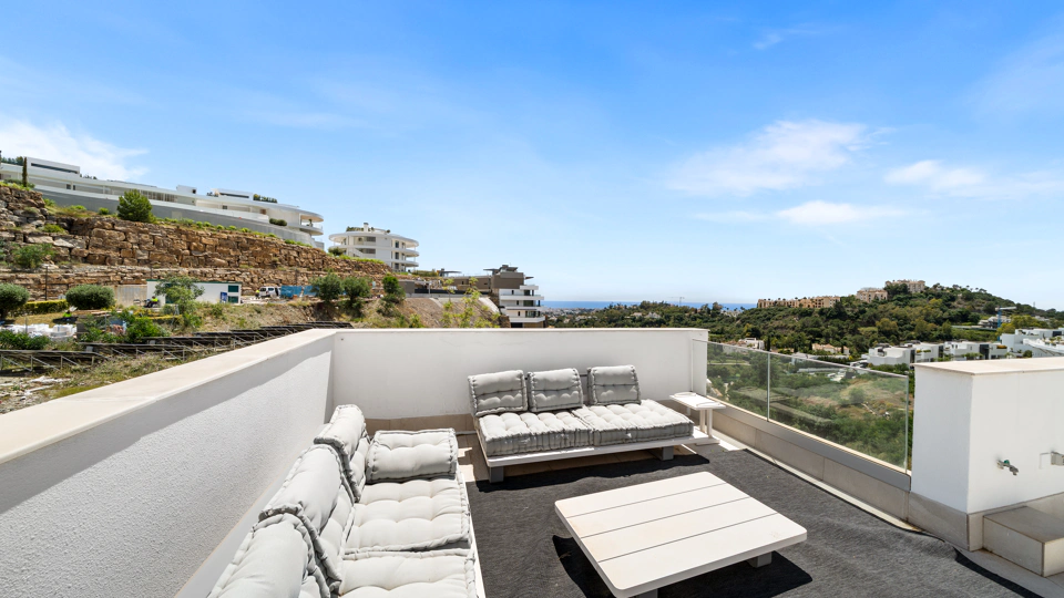 Penthouse for sale in La Quinta, Benahavis