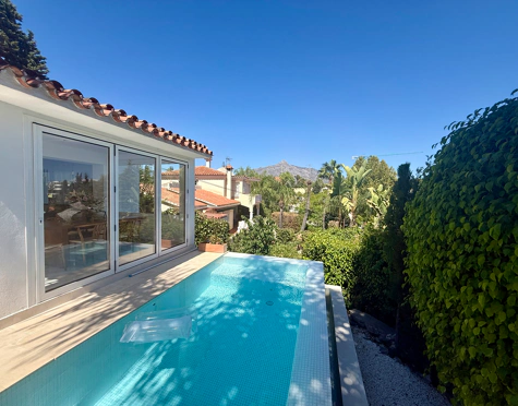 One-level villa with heated pool in Nueva Andalucía, Marbella