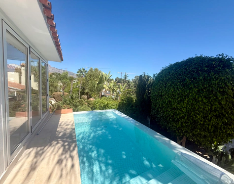 One-level villa with heated pool in Nueva Andalucía, Marbella