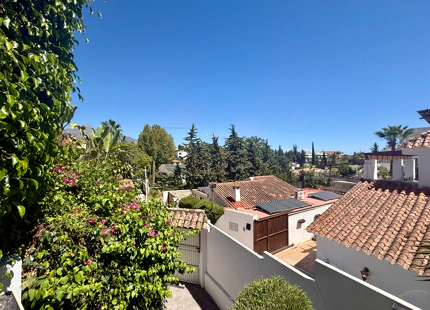 One-level villa with heated pool in Nueva Andalucía, Marbella